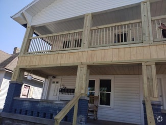 Building Photo - 1449 Maple Ave