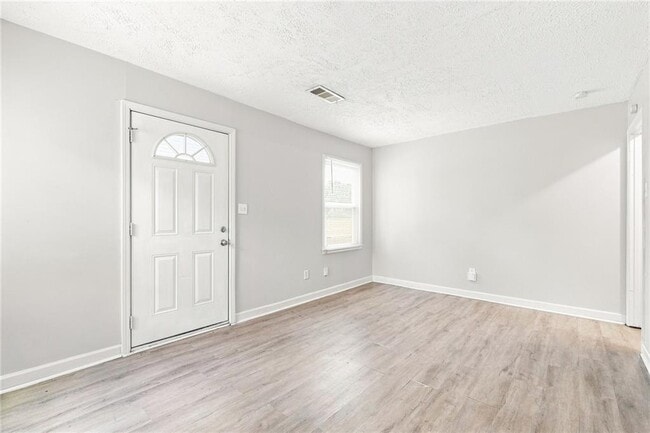 Building Photo - 2123 Blayton Ln SE
