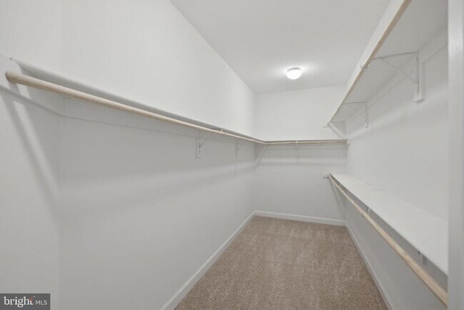 Building Photo - 301 Kingdom Dr