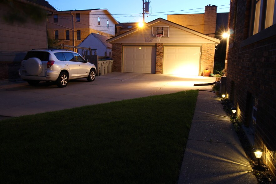 2 Car Garage + 3rd Spot - 1623 N Astor St