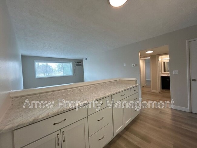 Building Photo - 5703 S 14th St