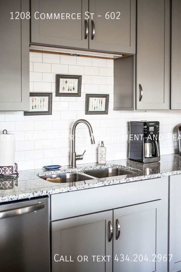 Building Photo - 1208 Commerce St