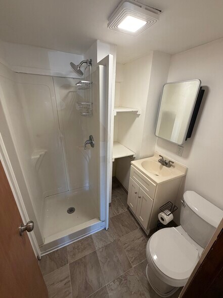 Building Photo - 625 Shelford Rd