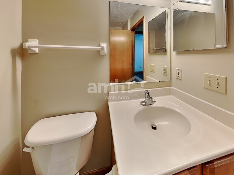 Building Photo - 6757 Eddleston Ct