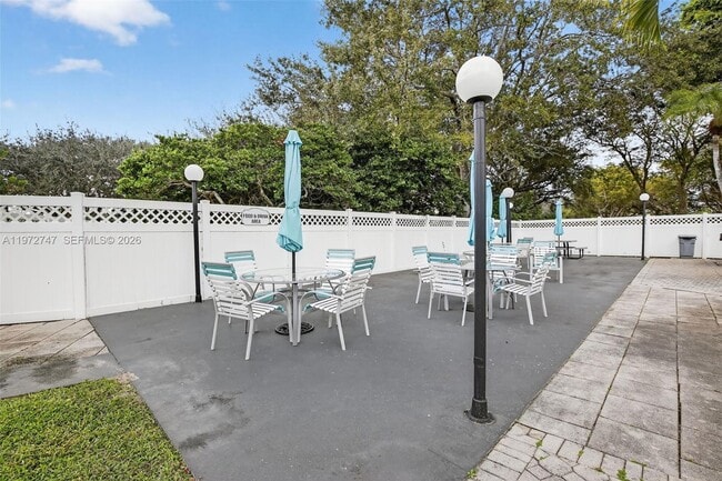 Building Photo - 3300 W Rolling Hills Cir