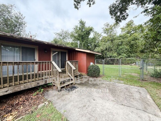 Building Photo - 888 De Paul Dr