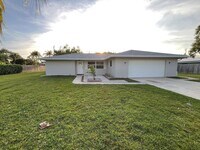 Building Photo - Updated 3 bedroom 2 Bathroom home in Beau ...
