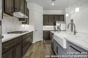 Building Photo - 3041 Bristow Pk