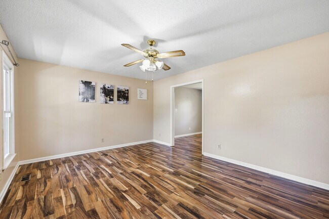 Building Photo - 5914 Ormskirk Dr