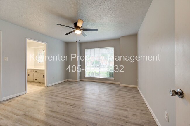 Building Photo - REMODELED 2 Bed 2 Bath 1 Mile West from Campus!