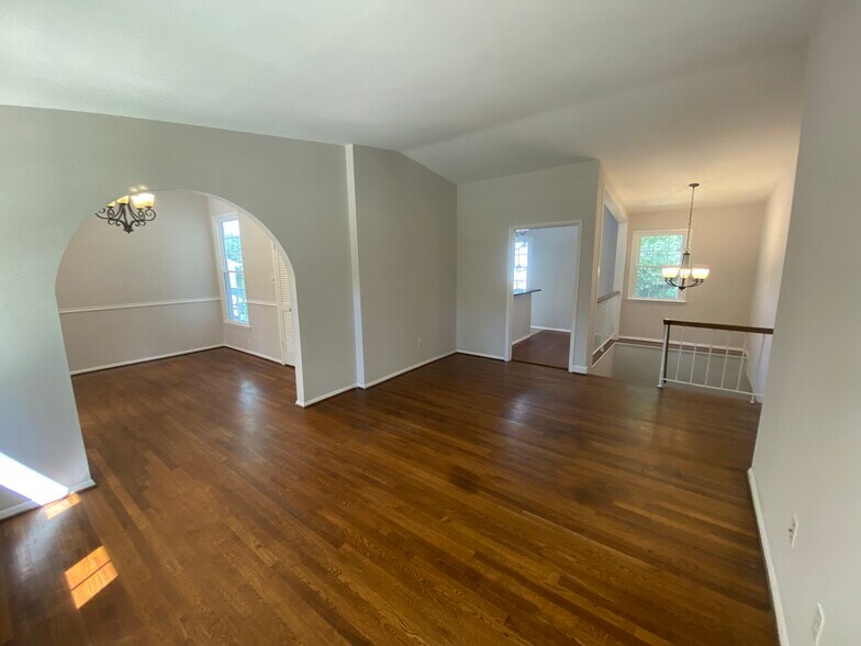 Living room - 4616 Twinbrook Rd