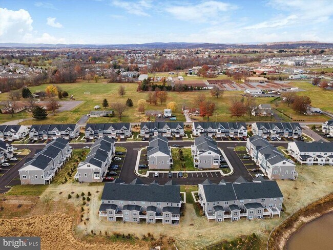 Building Photo - 25 Copper Ct