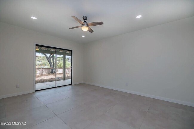 Building Photo - 4989 N Territory Ave
