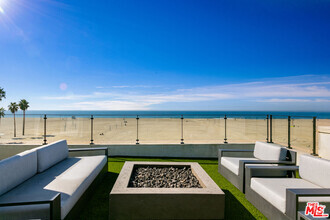 Building Photo - 109 Ocean Front Walk