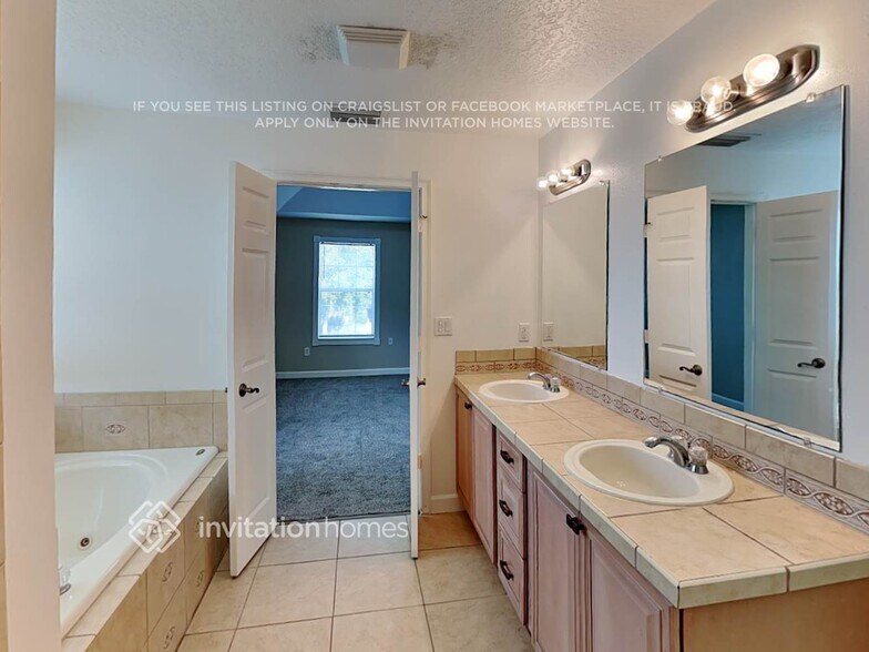 Building Photo - 13104 Fernway Rd