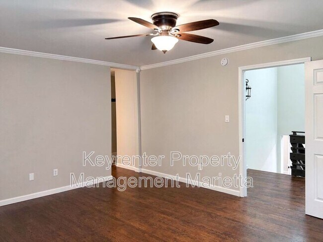 Building Photo - 510 E Ponce de Leon Ave