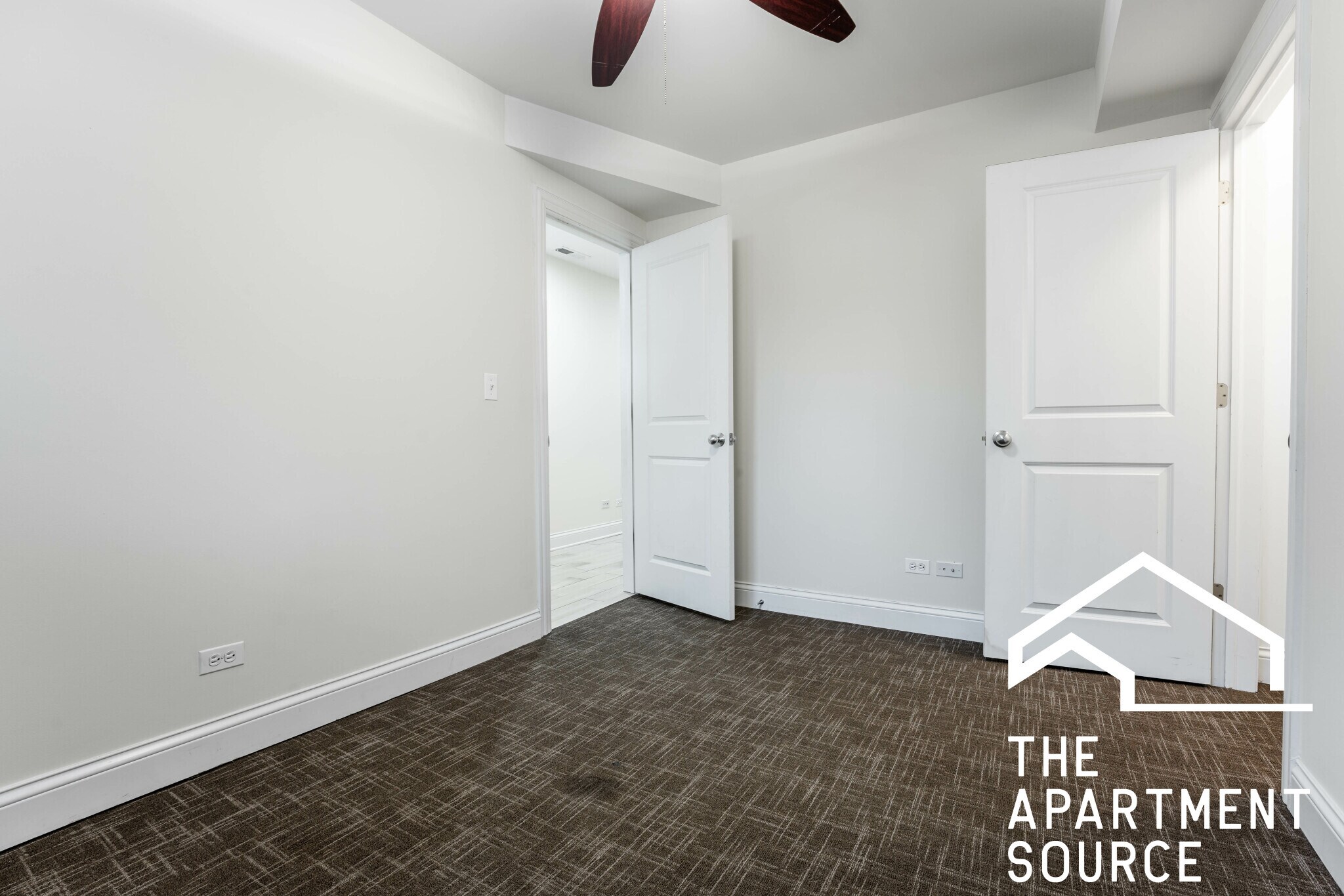 Building Photo - 3709 N Wilton Ave