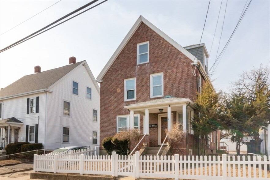 Building Photo - 12 Clinton St
