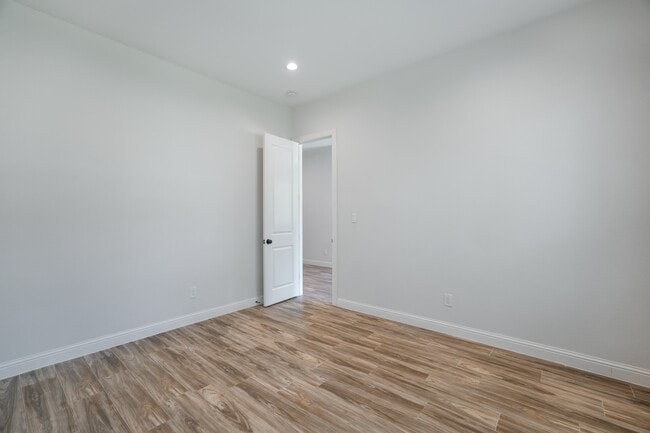 Building Photo - 25018 Rhett Butler Ct