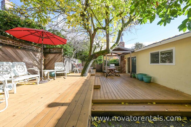 Building Photo - 40 Martinez Ct