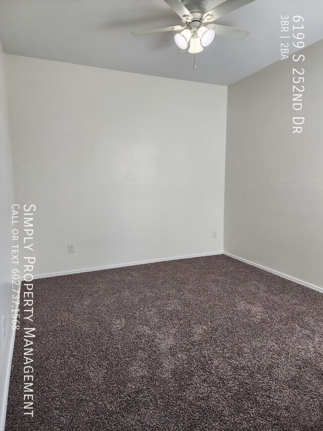 Building Photo - 6199 S 252nd Dr