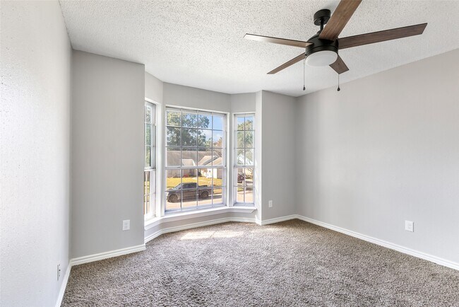 Building Photo - 18910 Yaupon Trail