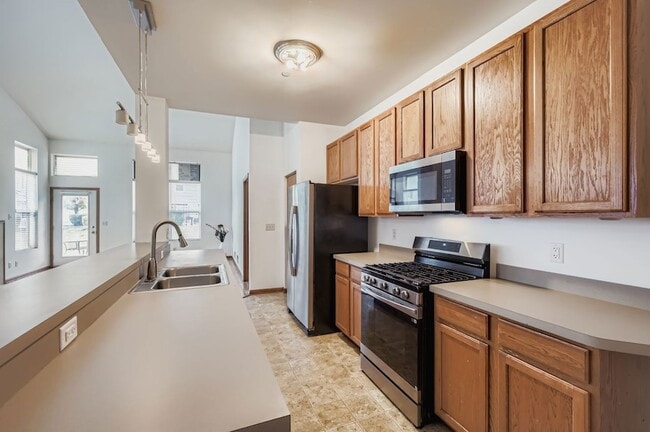 Building Photo - 4579 Half Moon Dr