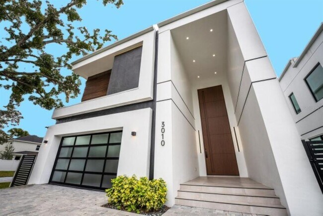 Building Photo - 3010 W Trilby Ave