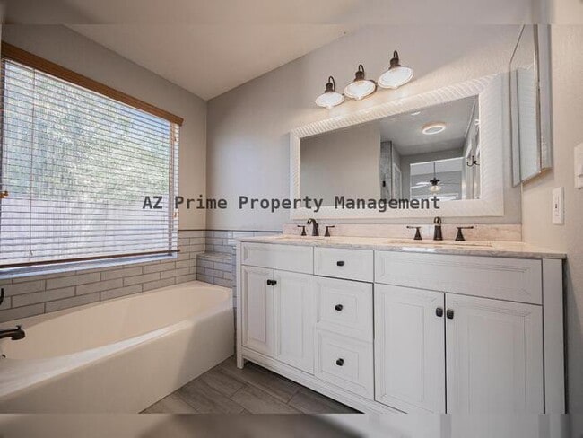 Building Photo - 8870 W Villa Rita Dr