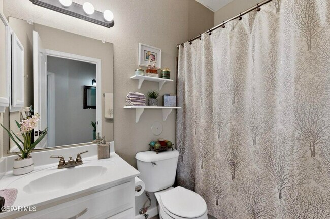 Building Photo - 14269 Escalera Dr