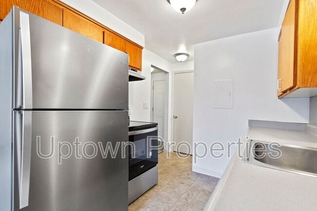 Building Photo - 367 NW Bailey Ave