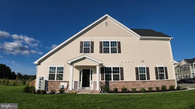 Building Photo - 1404 Justin Dr