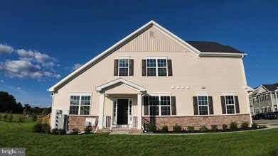 Building Photo - 1404 Justin Dr