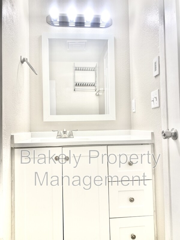 Building Photo - Quinella Ct, 5155