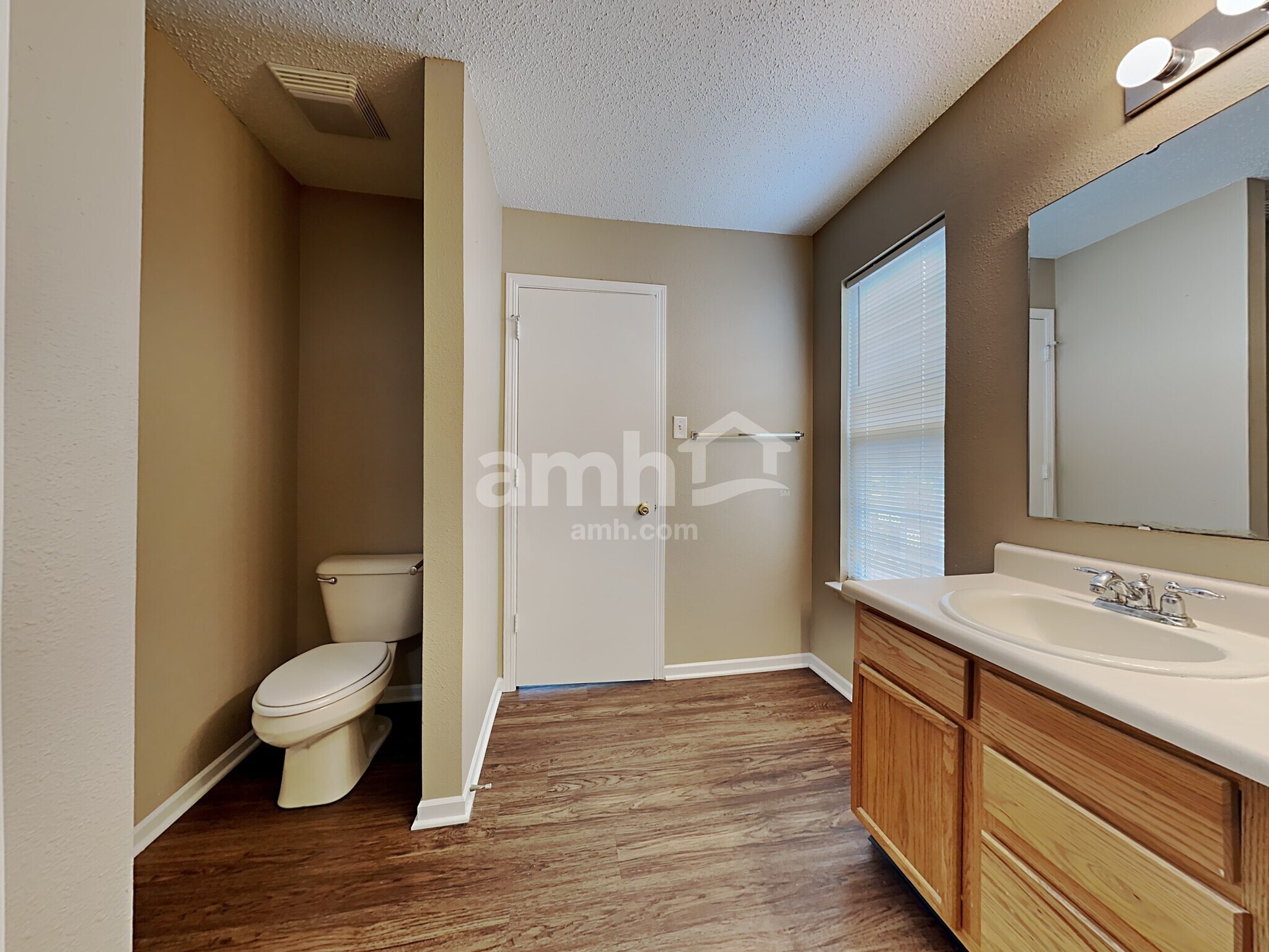 Building Photo - 5601 Skipping Stone Dr