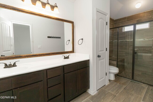 Building Photo - 14805 Jack White Ave