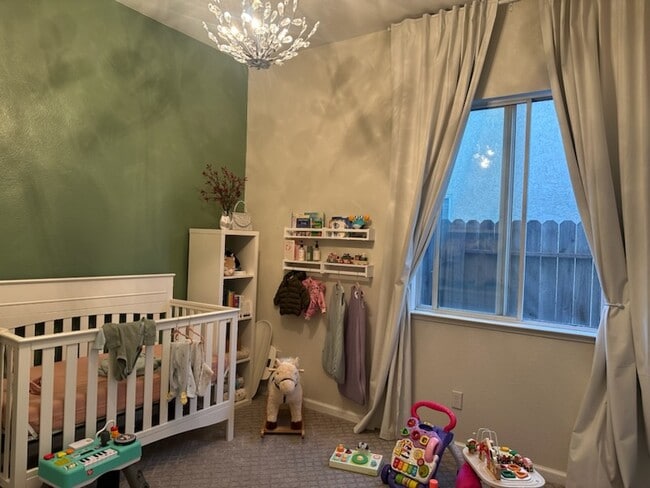 Building Photo - 2556 Du Bois Dr