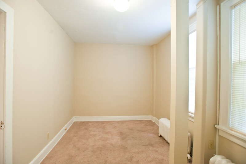 Building Photo - 1603 N Van Buren St