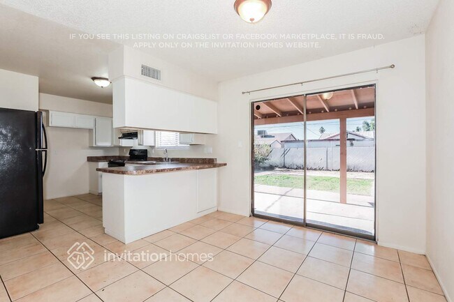 Building Photo - 1904 S Apache Dr