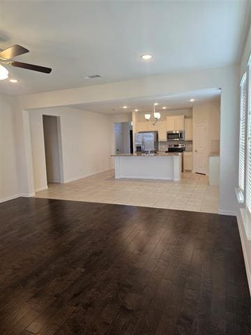 Building Photo - 817 Holbrook Rd