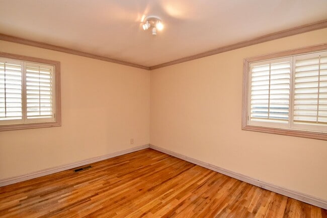 Building Photo - Great Three Bedroom Home in Cottonwood Heights!!!