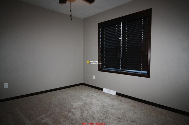 Building Photo - Short Lease Available