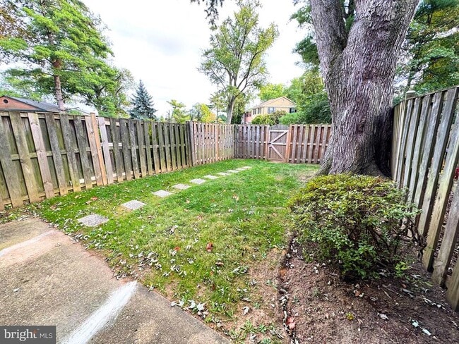 Building Photo - 208 Commons Dr NW