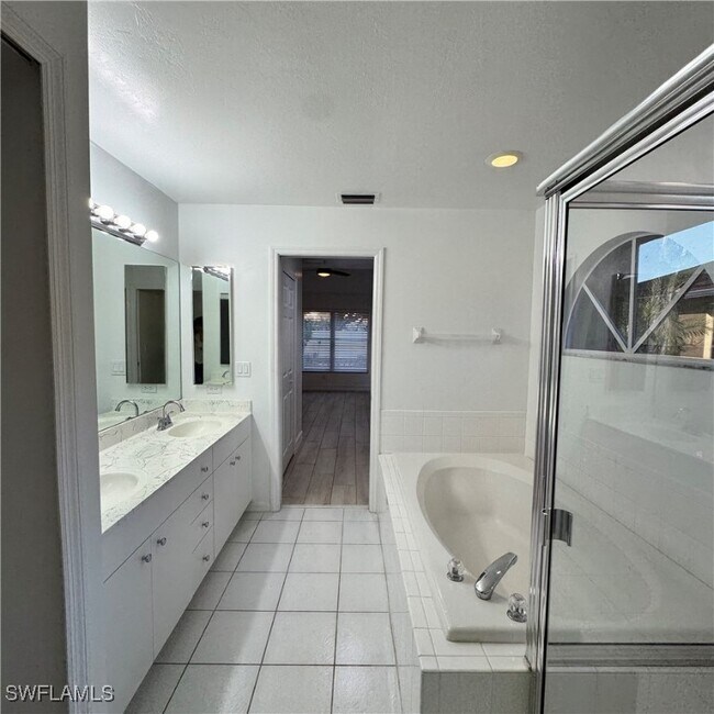 Building Photo - 17771 Castle Harbor Dr