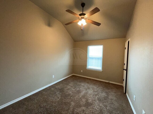 Building Photo - 203 Sladecek Dr