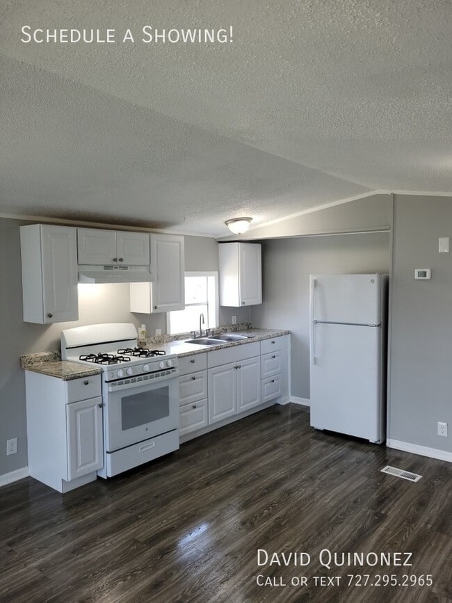 Building Photo - 113 Foxglove Ln