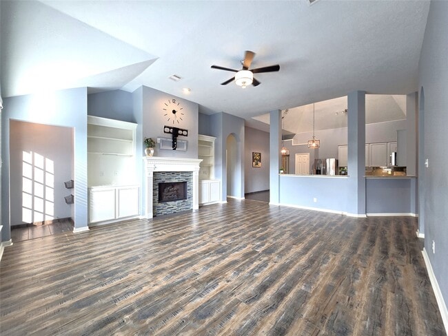 Building Photo - 2614 Parkbriar Ln