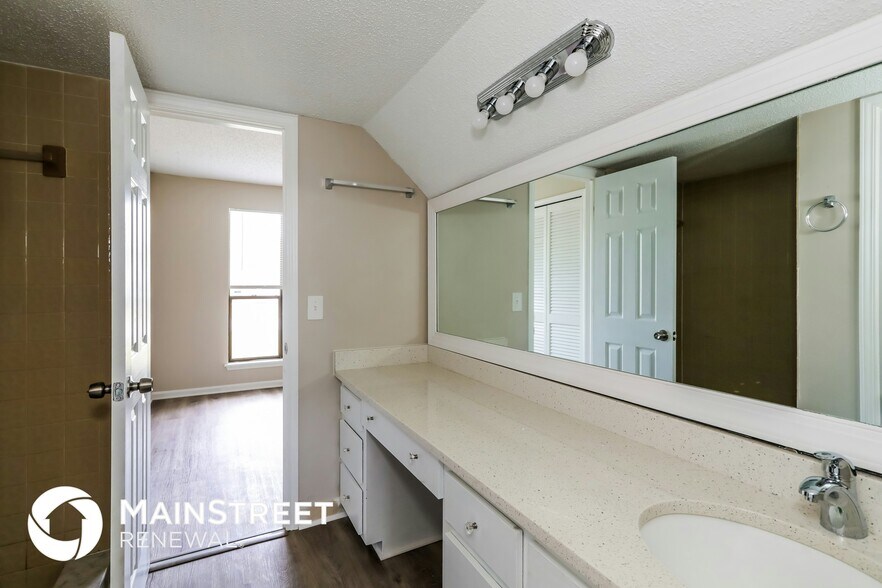 Building Photo - 2299 Constitution Dr