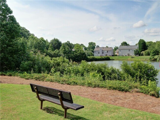 Building Photo - 3527 Chastain Glen Ln NE