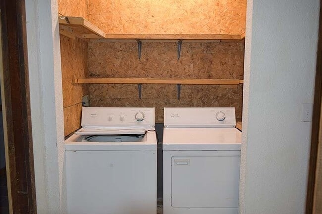 Building Photo - Sugar Mountain Cabin Home! Large, Finished Basement!